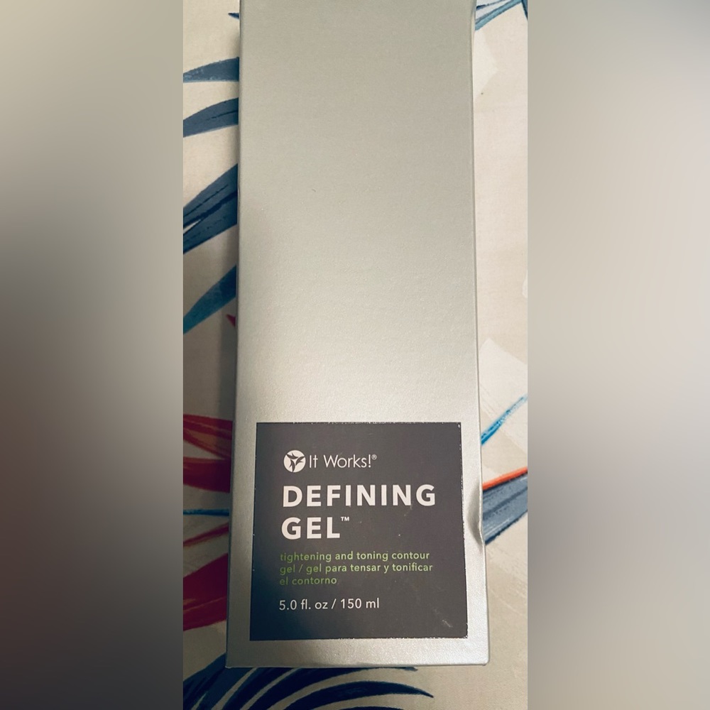 NWT 🩵 It Works! Defining Gel - brand new in box
